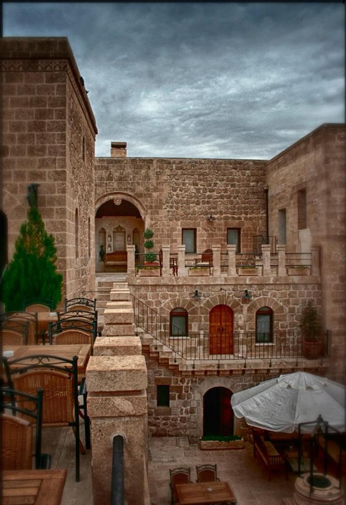 Kasr-I Nehroz Hotel Midyat ภายนอก รูปภาพ